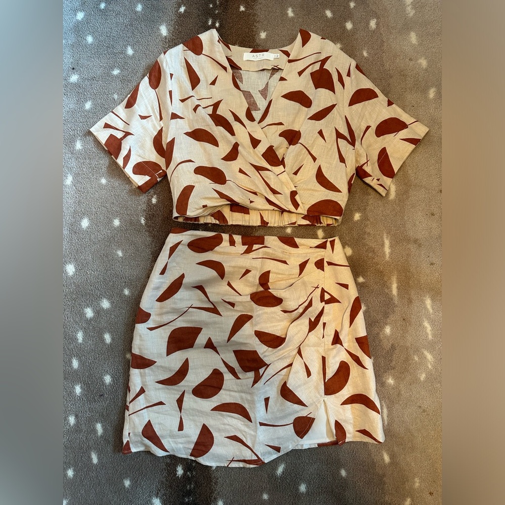 ASTR Two Piece Linen Abstract Set